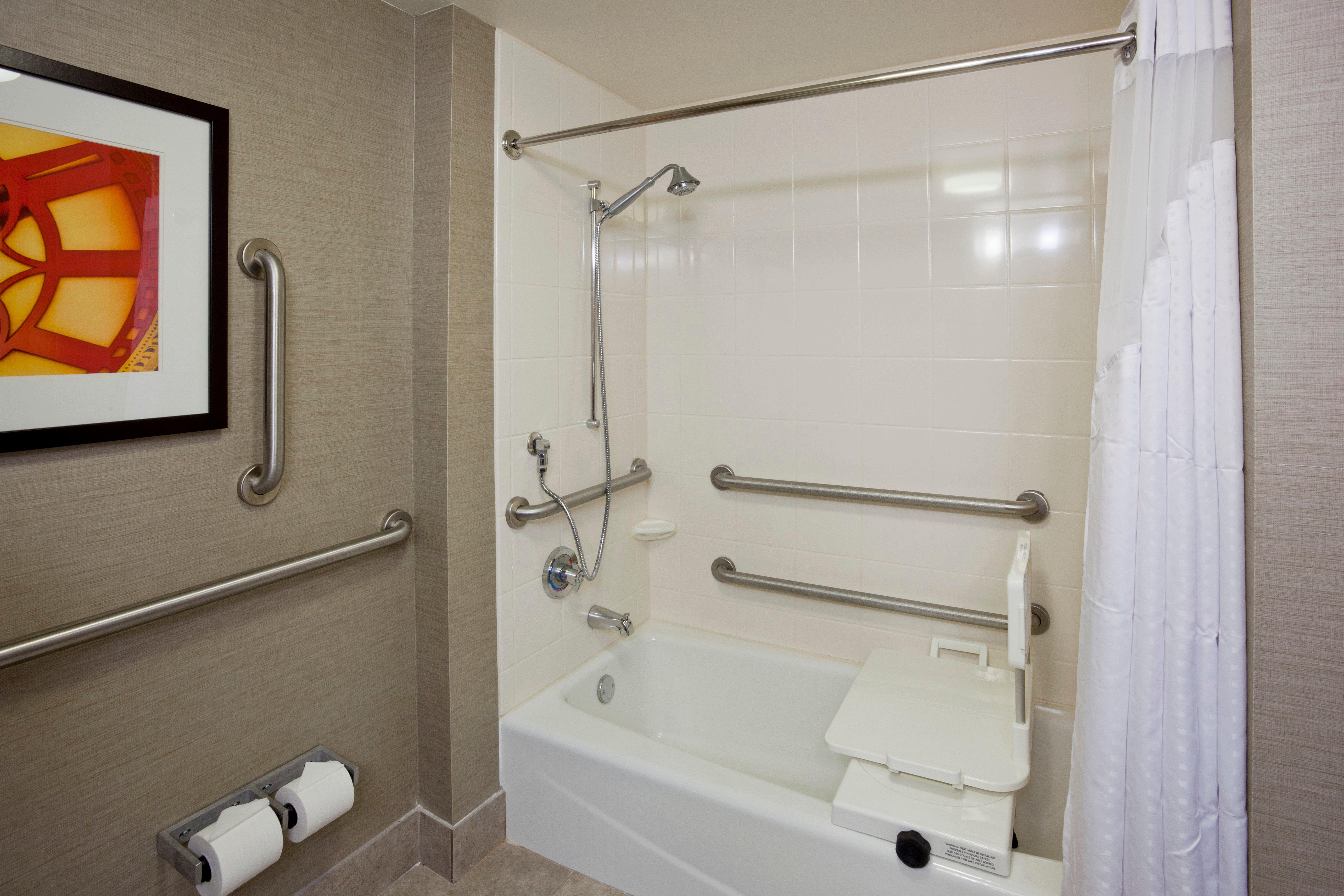 Holiday Inn Express & Suites Bloomington West By Ihg Exterior foto